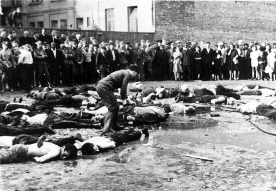 The Kovno Garage Massacre - Lithuanian nationalists clubbing Jewish Lithuanians to death, 1941 (1)